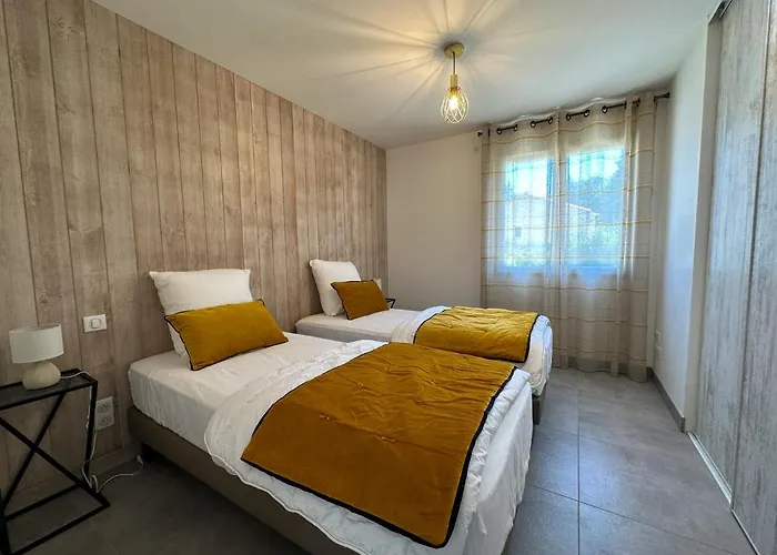 Sarlat ,piscine/jacuzzi Saint-Vincent-le-Paluel